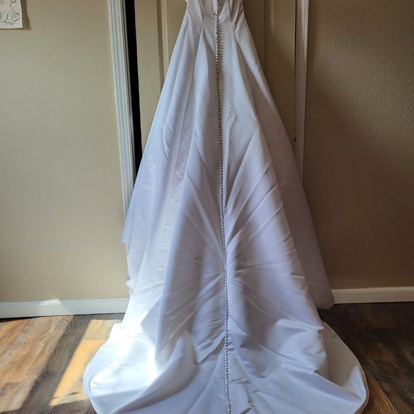 Michelangelo David's Bridal Wedding Dress - Picture 6 of 12